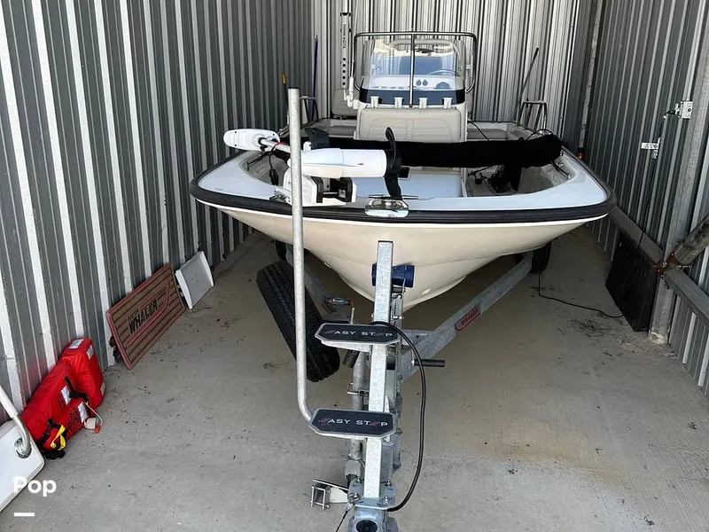 Slide: The Image of Boston Whaler 170 Montauk 2022 - 16536303