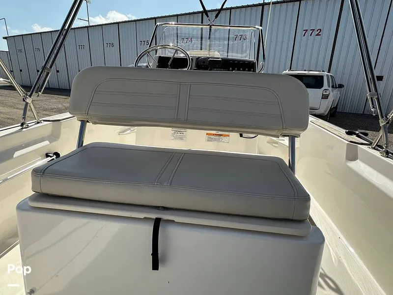 Slide: The Image of Boston Whaler 170 Montauk 2022 - 16558018