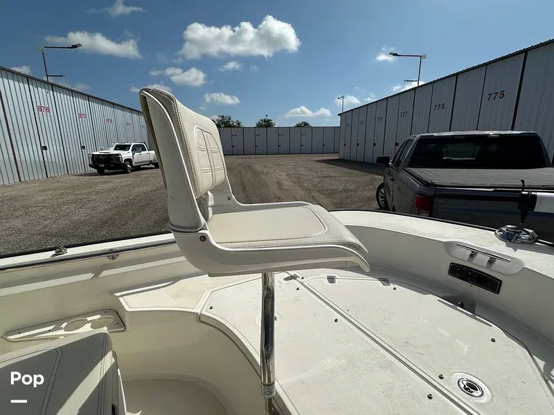 Slide: The Image of Boston Whaler 170 Montauk 2022 - 16558080