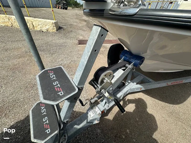 Slide: The Image of Boston Whaler 170 Montauk 2022 - 16558122