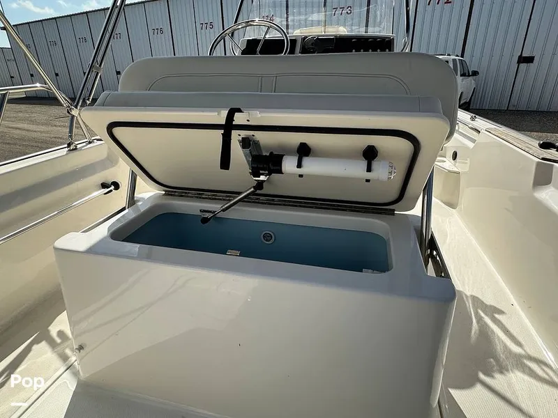 Slide: The Image of Boston Whaler 170 Montauk 2022 - 16557998