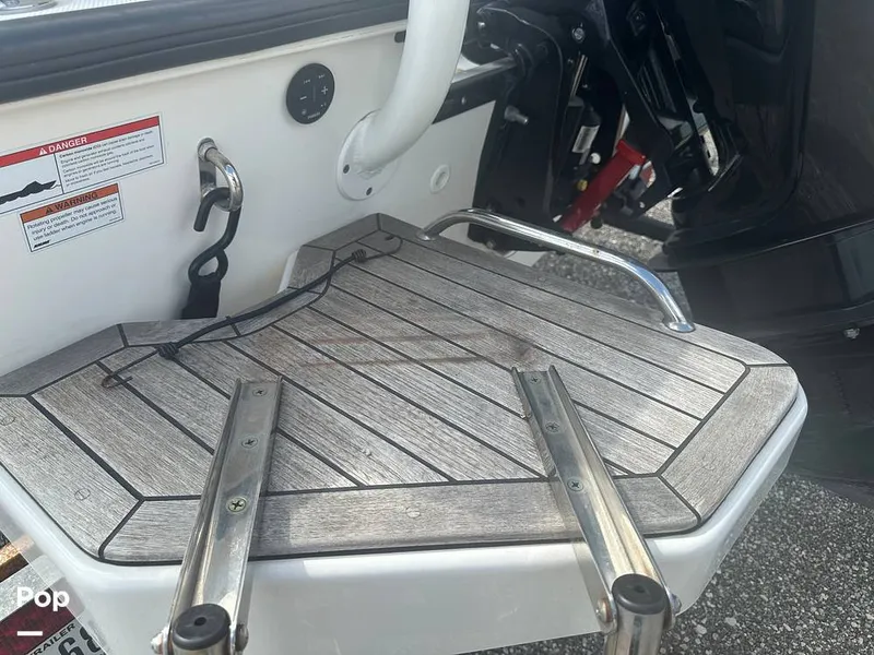 Slide: The Image of Boston Whaler 170 Montauk 2022 - 16558098