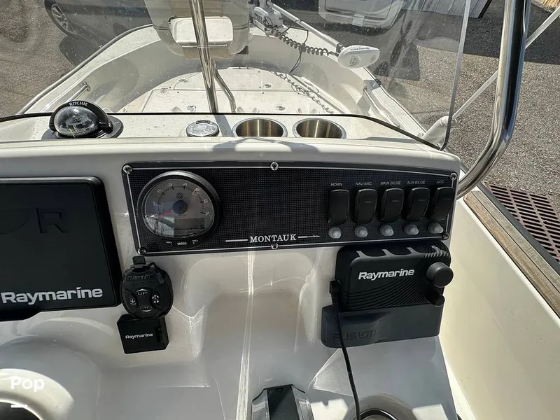 Slide: The Image of Boston Whaler 170 Montauk 2022 - 16558023
