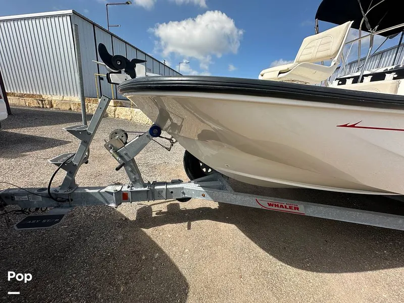 Slide: The Image of Boston Whaler 170 Montauk 2022 - 16558124