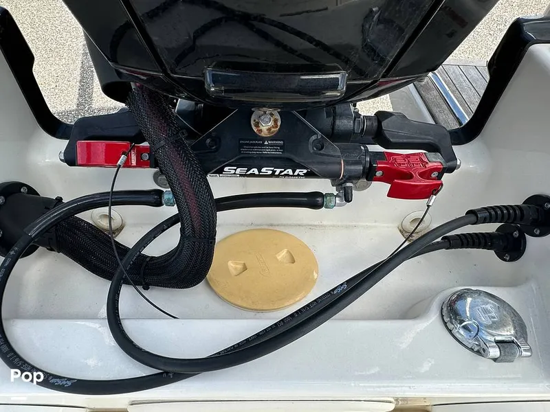 Slide: The Image of Boston Whaler 170 Montauk 2022 - 16558002