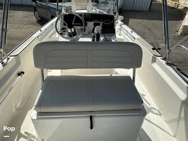 Slide: The Image of Boston Whaler 170 Montauk 2022 - 16557996