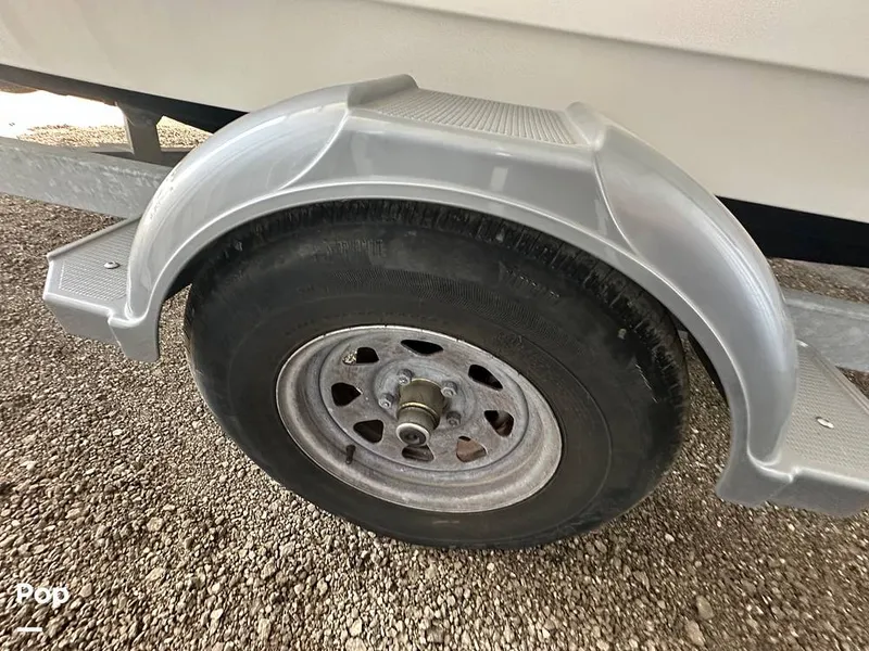 Slide: The Image of Boston Whaler 170 Montauk 2022 - 16558148