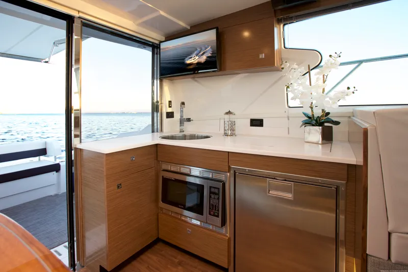 Slide: The Image of Cruisers Yachts 42 Cantius 2025 - 10