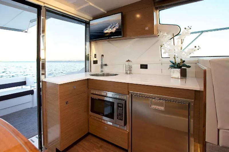 Slide: The Image of Cruisers Yachts 42 Cantius 2025 - 13