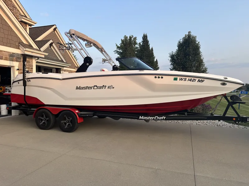 The Image of Mastercraft NXT24 2021 - 0