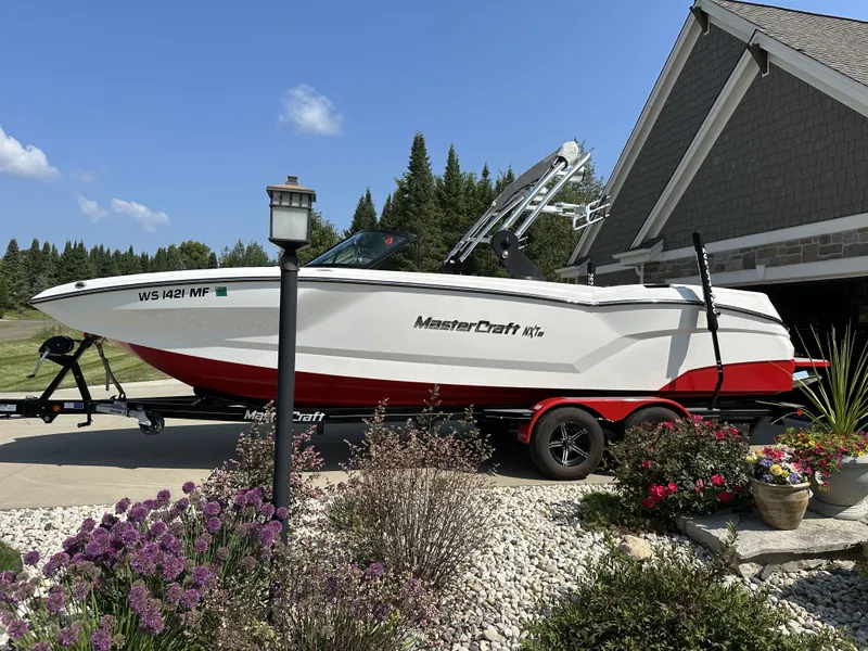 Slide: The Image of Mastercraft NXT24 2021 - 1
