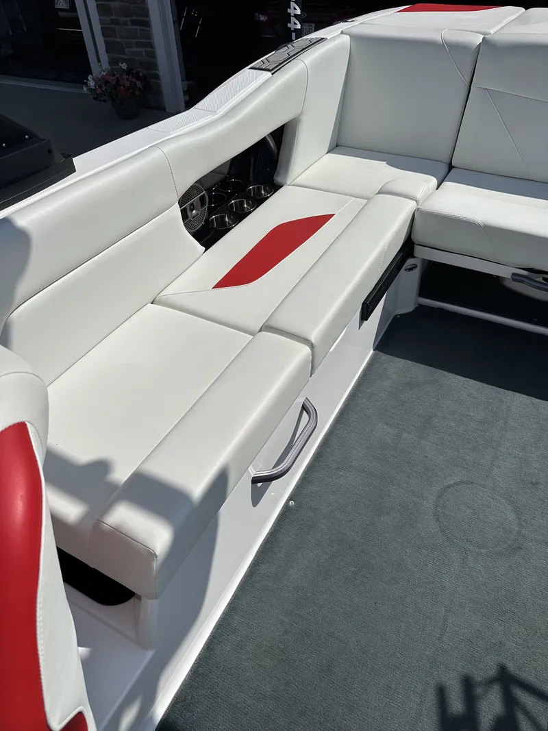 Slide: The Image of Mastercraft NXT24 2021 - 7