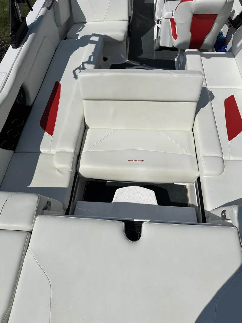 Slide: The Image of Mastercraft NXT24 2021 - 9