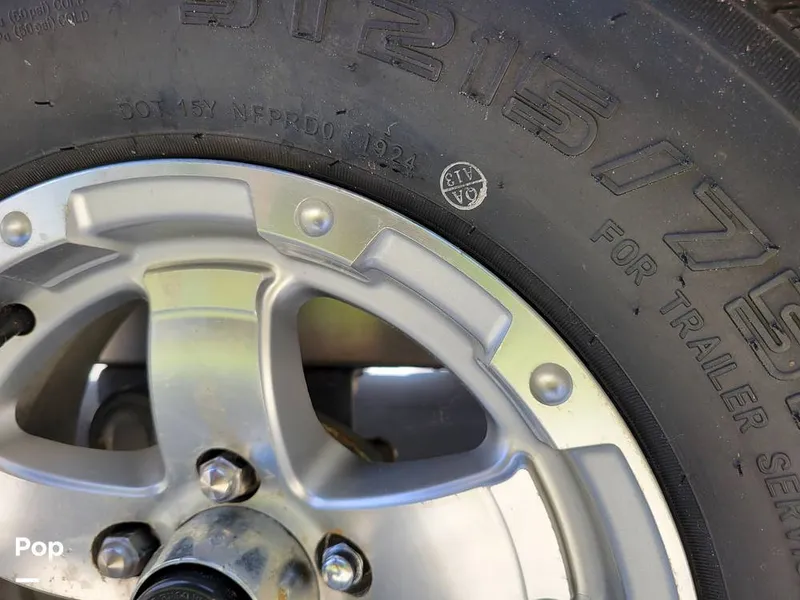 Slide: The Image of Tire Date Code - 16560496