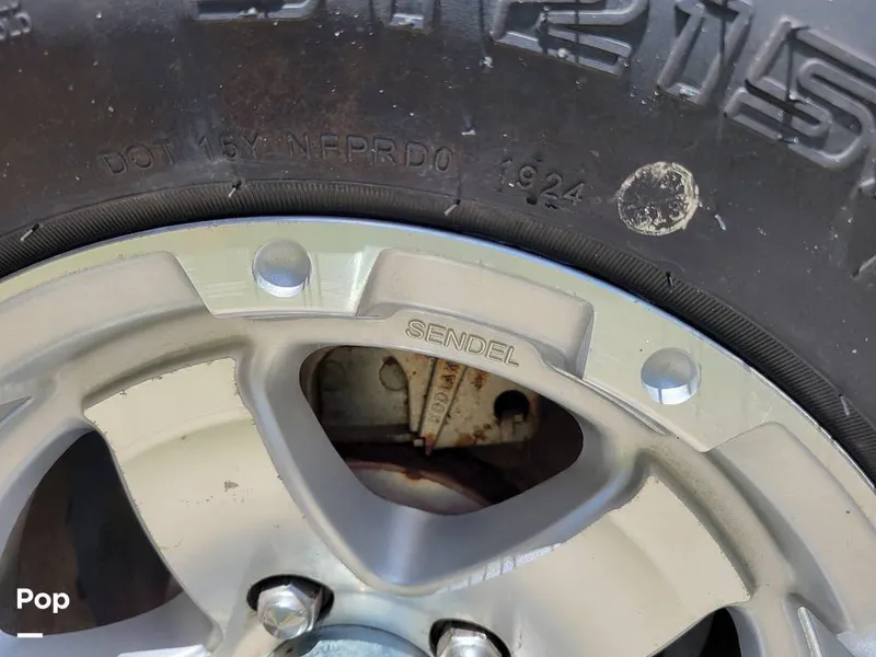Slide: The Image of Tire Date Code - 16560490