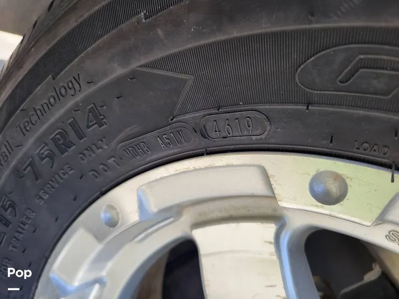 Slide: The Image of Tire Date Code - 16560492