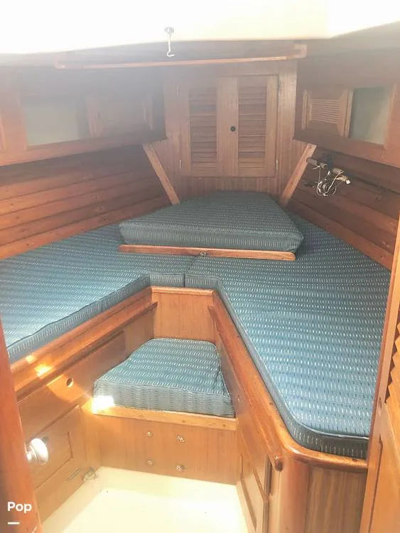 Slide: The Image of V Berth - 16548594