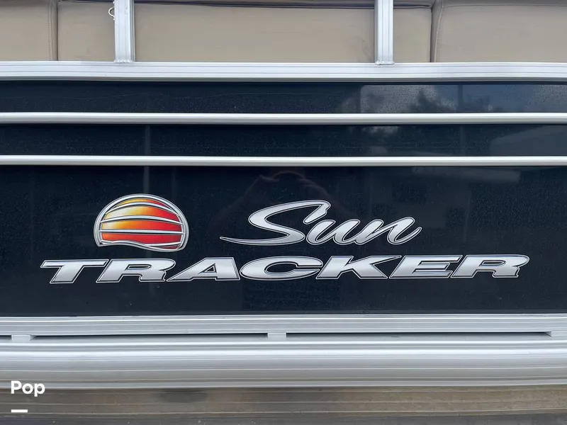 Slide: The Image of Sun Tracker Party Barge 22 RF DLX 2021 - 16564576