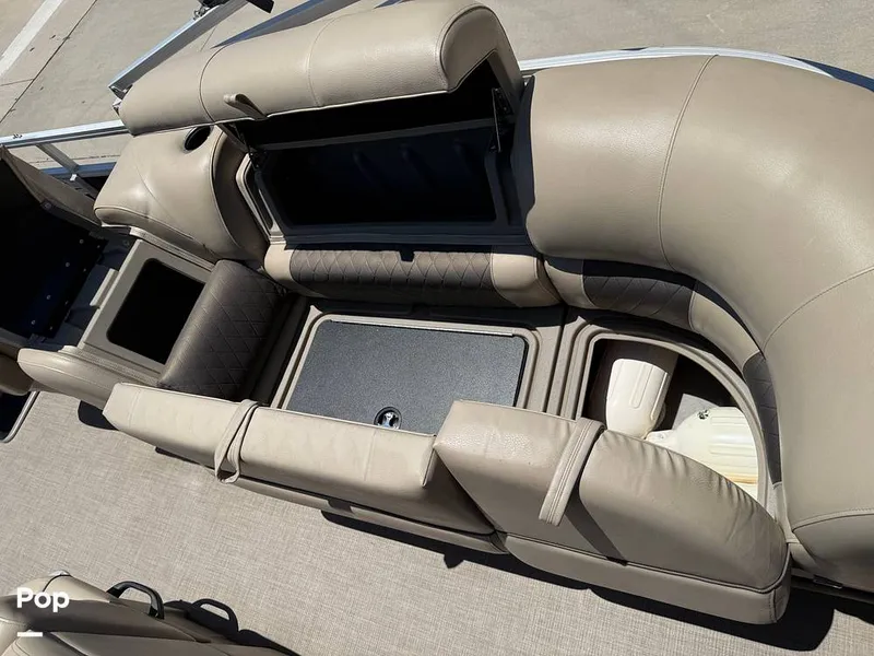 Slide: The Image of Lockable Compartment - 16568182