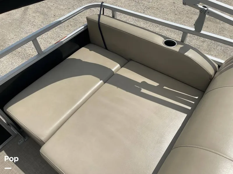Slide: The Image of Sun Tracker Party Barge 22 RF DLX 2021 - 16564603