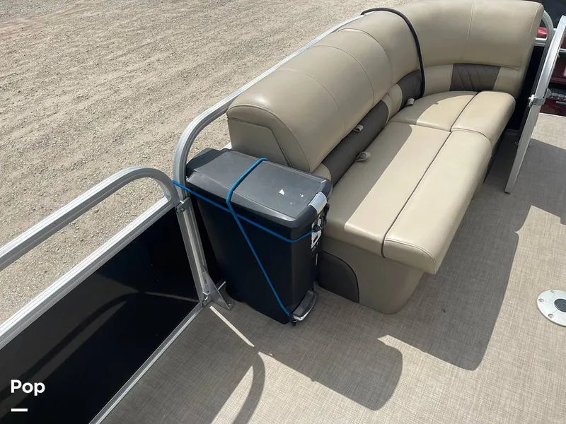 Slide: The Image of Sun Tracker Party Barge 22 RF DLX 2021 - 16564601