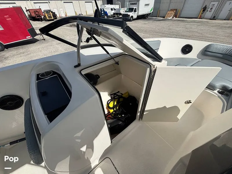 Slide: The Image of Bayliner VR6 2023 - 16543428