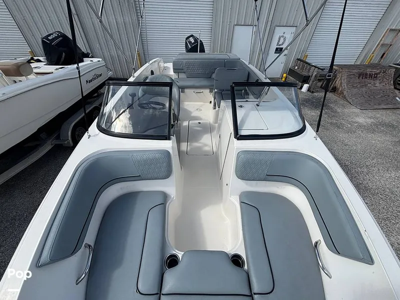 Slide: The Image of Bayliner VR6 2023 - 16543435