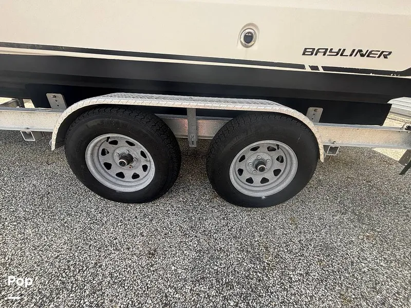 Slide: The Image of Bayliner VR6 2023 - 16543391