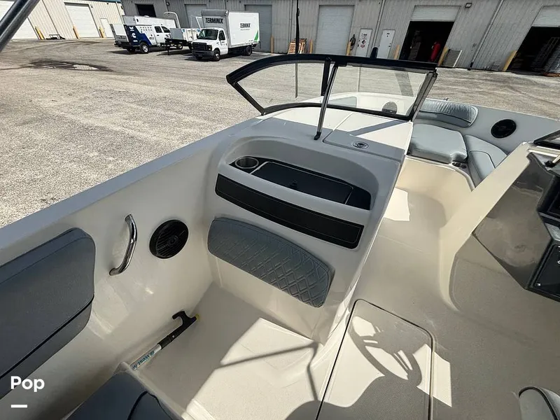 Slide: The Image of Bayliner VR6 2023 - 16543419