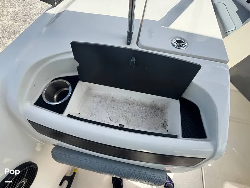 Slide: The Image of Bayliner VR6 2023 - 16543420