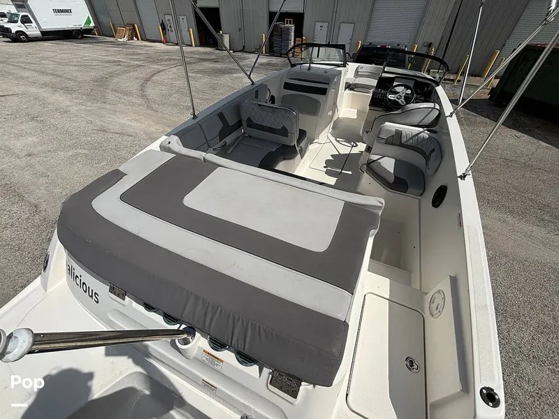Slide: The Image of Bayliner VR6 2023 - 16543627