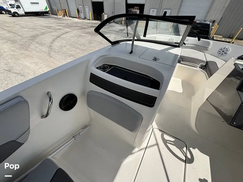 Slide: The Image of Bayliner VR6 2023 - 16543645