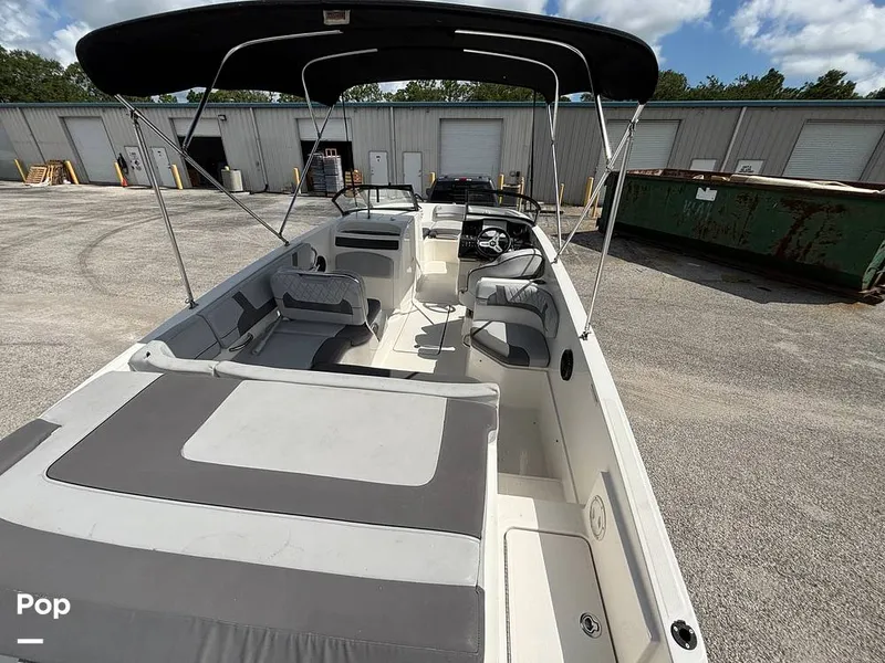 Slide: The Image of Bayliner VR6 2023 - 16543628