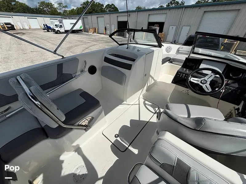 Slide: The Image of Bayliner VR6 2023 - 16543634