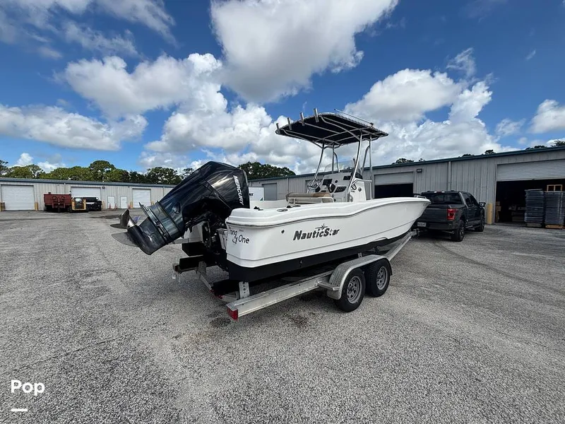 Slide: The Image of NauticStar 231 Hybrid 2023 - 16543689