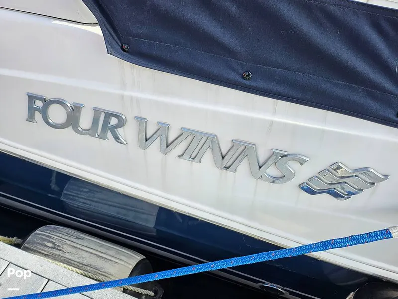 Slide: The Image of Four Winns Sundowner 285 2005 - 16557916