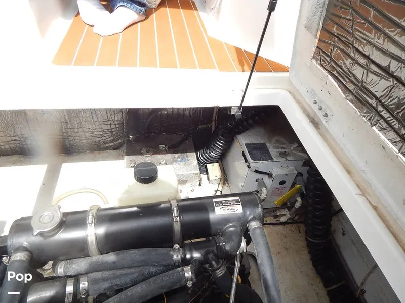 Slide: The Image of Bayliner Avanti 3255 Express 1999 - 16652329