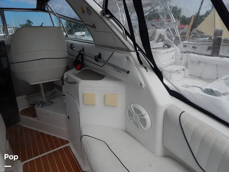 Slide: The Image of Bayliner Avanti 3255 Express 1999 - 16652281