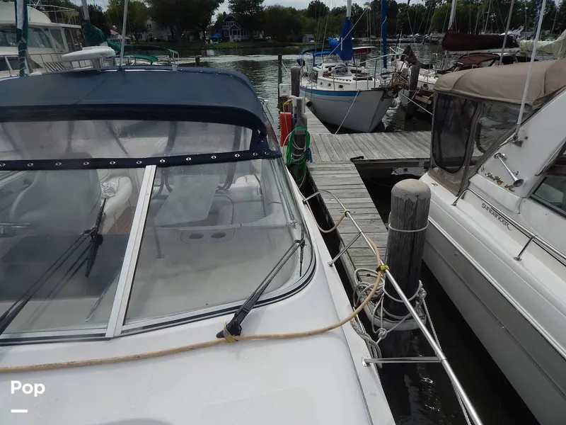Slide: The Image of Bayliner Avanti 3255 Express 1999 - 16652266