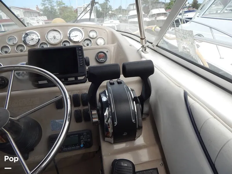 Slide: The Image of Bayliner Avanti 3255 Express 1999 - 16652296