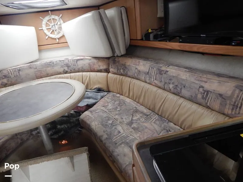 Slide: The Image of Bayliner Avanti 3255 Express 1999 - 16652309