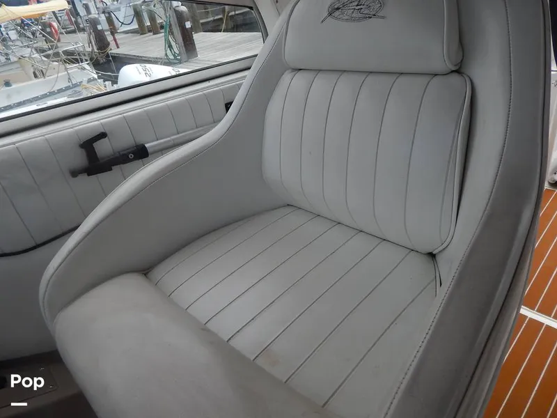 Slide: The Image of Bayliner Avanti 3255 Express 1999 - 16652291