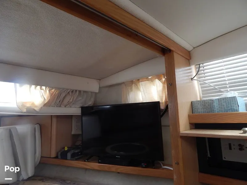 Slide: The Image of Bayliner Avanti 3255 Express 1999 - 16652312