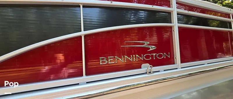 Slide: The Image of Bennington 2575RCW R25 2015 - 16559457