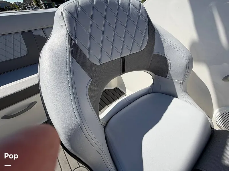 Slide: The Image of Bayliner VR4 2022 - 16596782