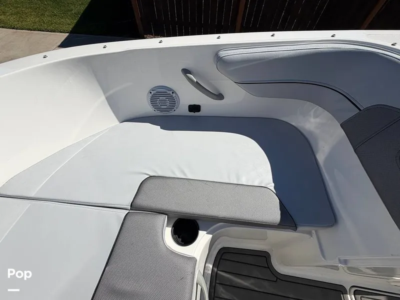 Slide: The Image of Bayliner VR4 2022 - 16596775