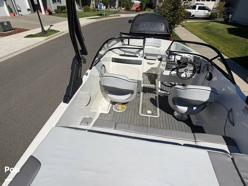 Slide: The Image of Bayliner VR4 2022 - 16596756