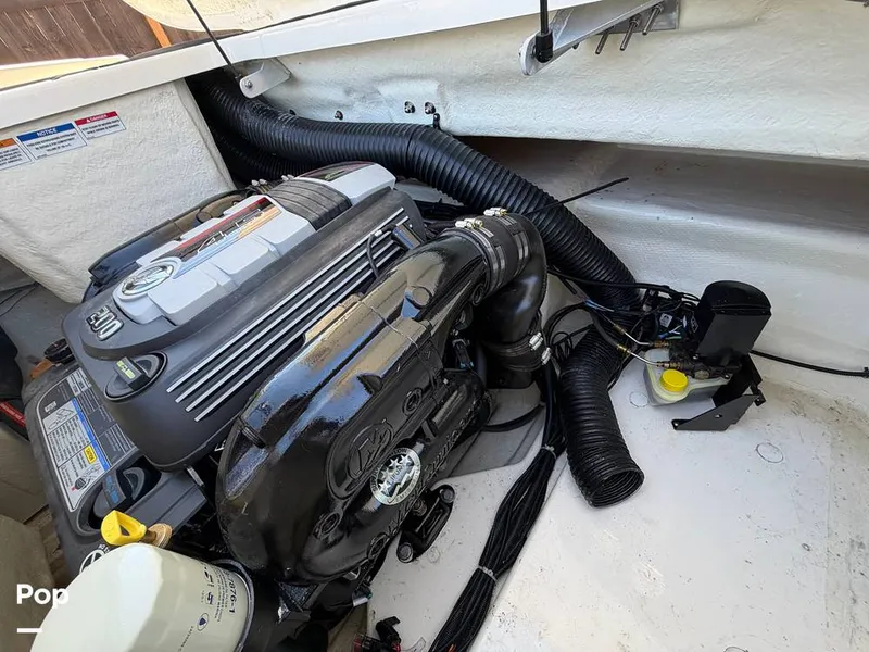Slide: The Image of Bayliner VR4 2022 - 16596764