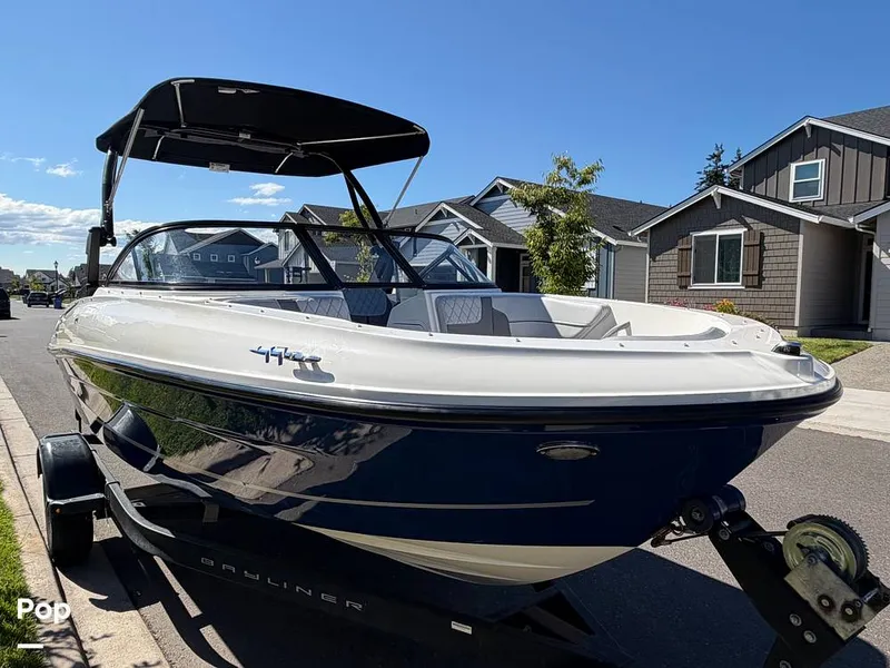 Slide: The Image of Bayliner VR4 2022 - 16596740