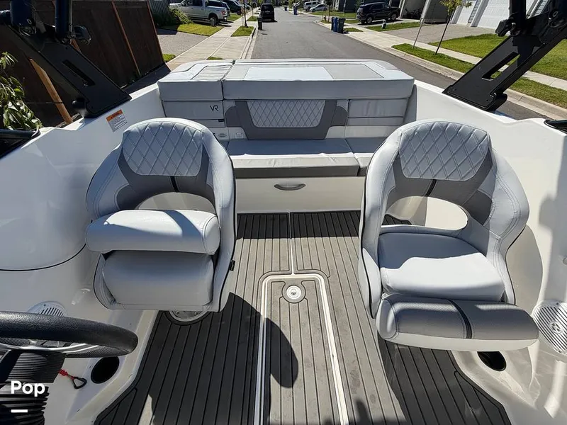 Slide: The Image of Bayliner VR4 2022 - 16596792